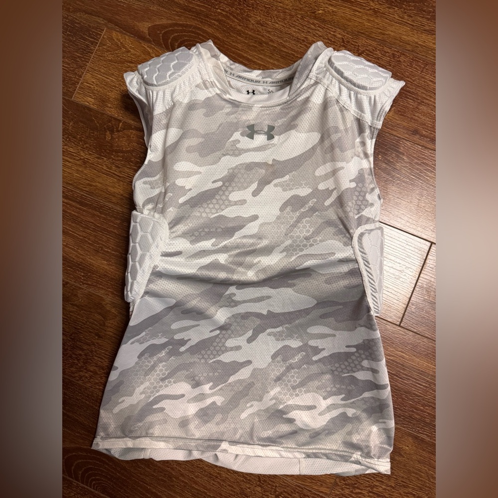 Under Armour Men's Camo Sleeveless Shirt